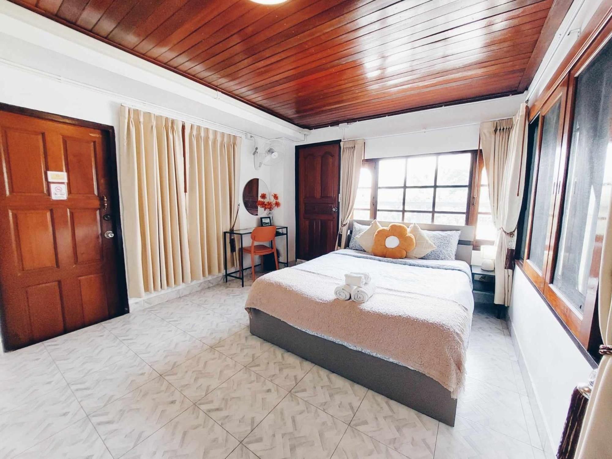 Auberge de jeunesse Hello Sunshine à Ayutthaya Extérieur photo