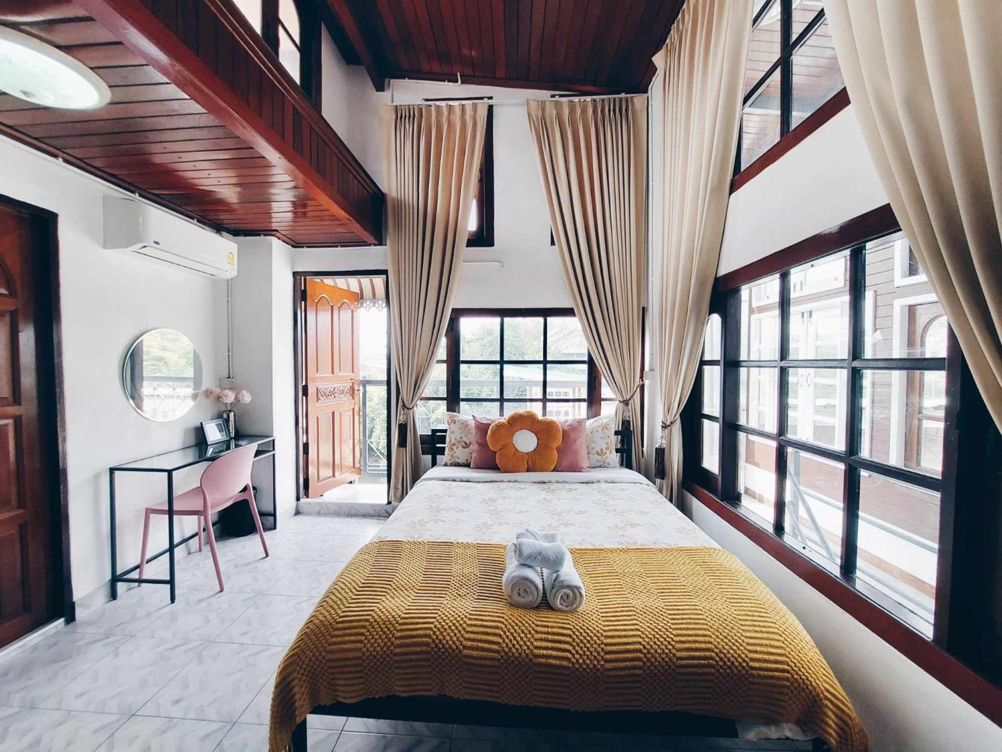 Auberge de jeunesse Hello Sunshine à Ayutthaya Extérieur photo