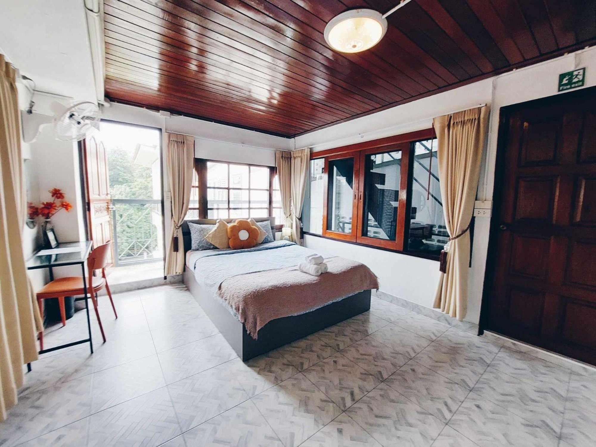 Auberge de jeunesse Hello Sunshine à Ayutthaya Extérieur photo