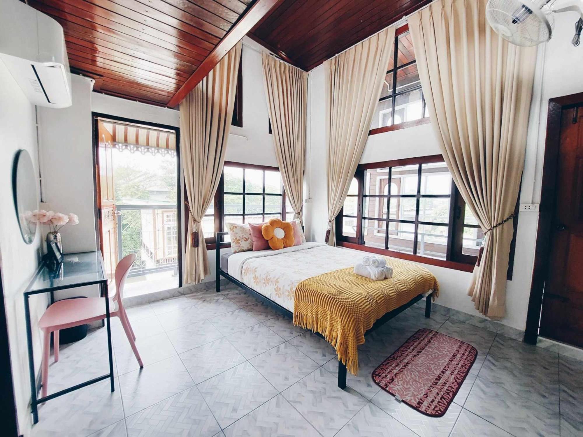 Auberge de jeunesse Hello Sunshine à Ayutthaya Extérieur photo