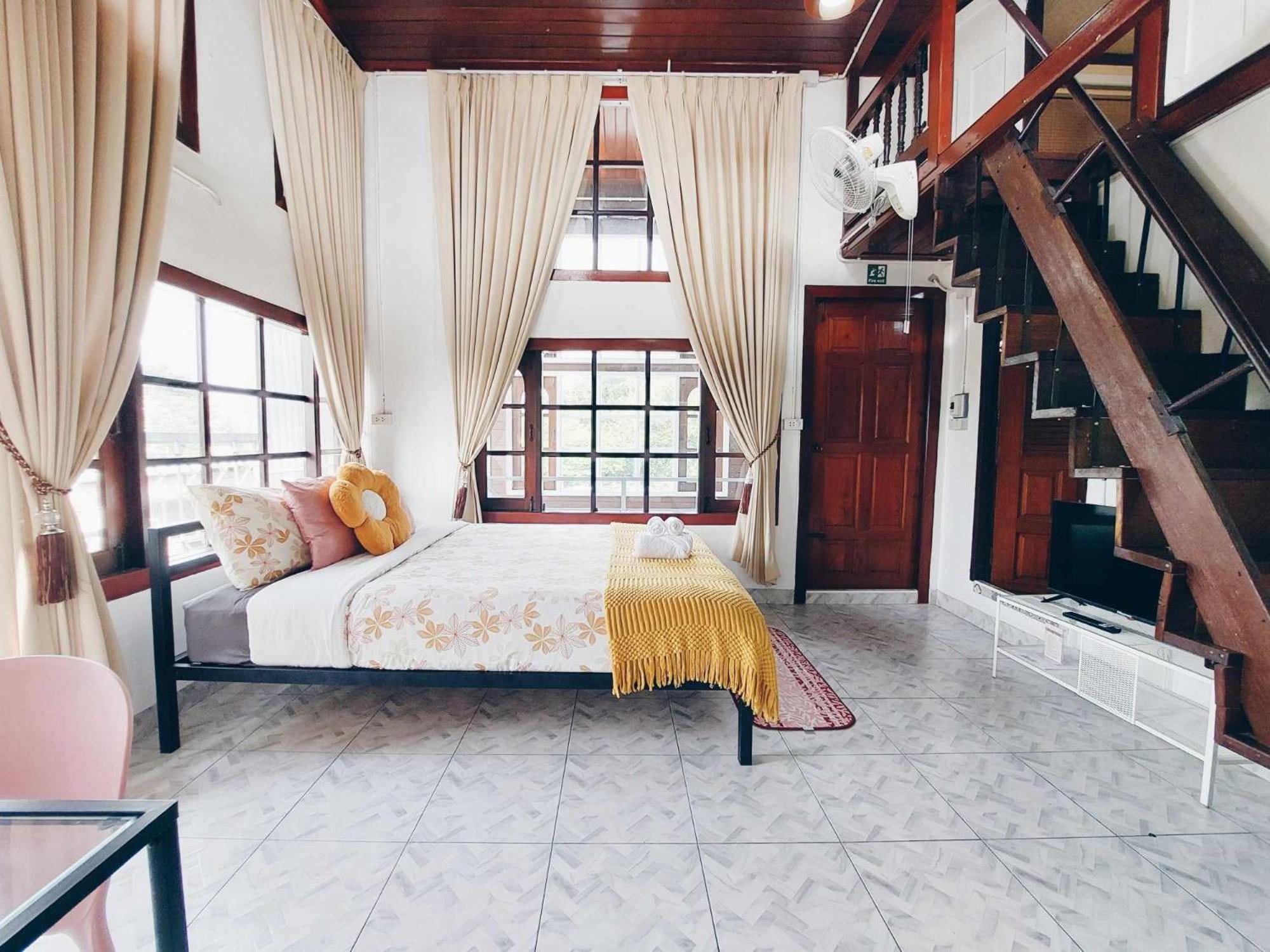 Auberge de jeunesse Hello Sunshine à Ayutthaya Extérieur photo