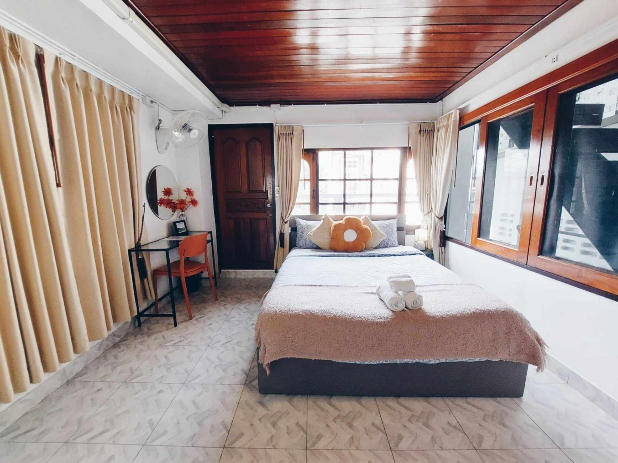 Auberge de jeunesse Hello Sunshine à Ayutthaya Extérieur photo
