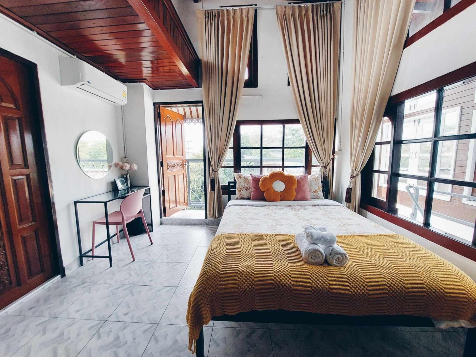 Auberge de jeunesse Hello Sunshine à Ayutthaya Extérieur photo