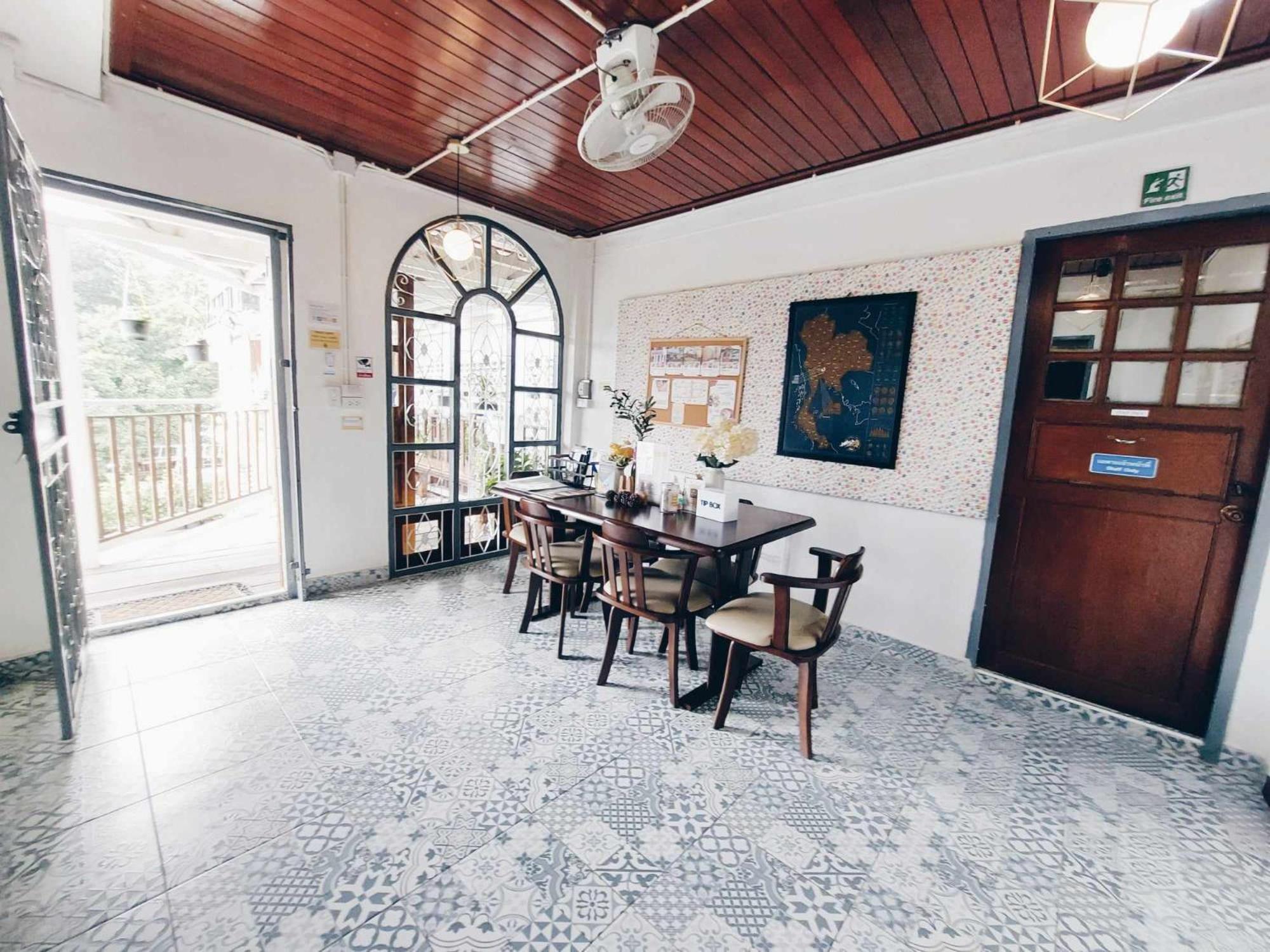 Auberge de jeunesse Hello Sunshine à Ayutthaya Extérieur photo